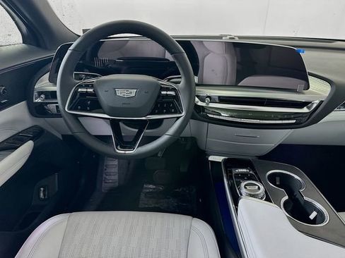 New 2025 Cadillac Lyriq Luxury image 16