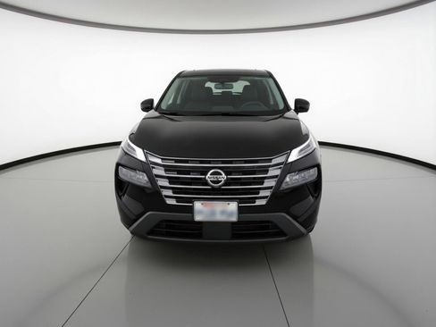 Used 2025 Nissan Rogue SV image 2