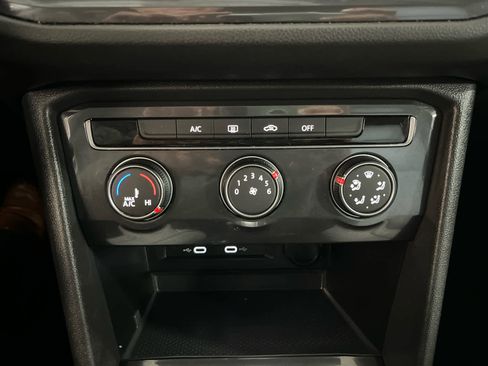 Used 2020 Volkswagen Tiguan S image 32