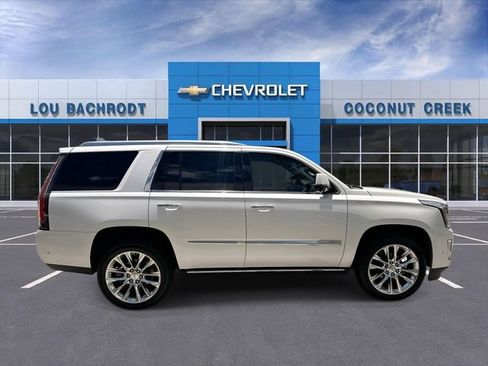 Used 2018 Cadillac Escalade Premium Luxury RWD image 9
