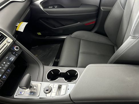 New 2026 Genesis G70 2.5T RWD image 18