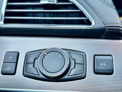 Used 2012 Lincoln MKX AWD image 11