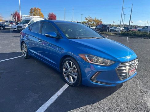Used 2017 Hyundai Elantra Limited image 2