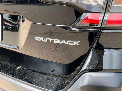 Used 2024 Subaru Outback Premium AWD/4WD image 8