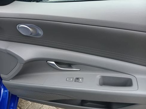 Used 2024 Hyundai Elantra SEL FWD image 28