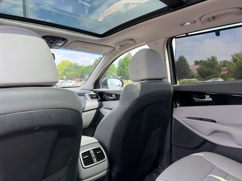 Used 2019 Kia Sorento SX w/ SX Touring Package AWD/4WD image 29