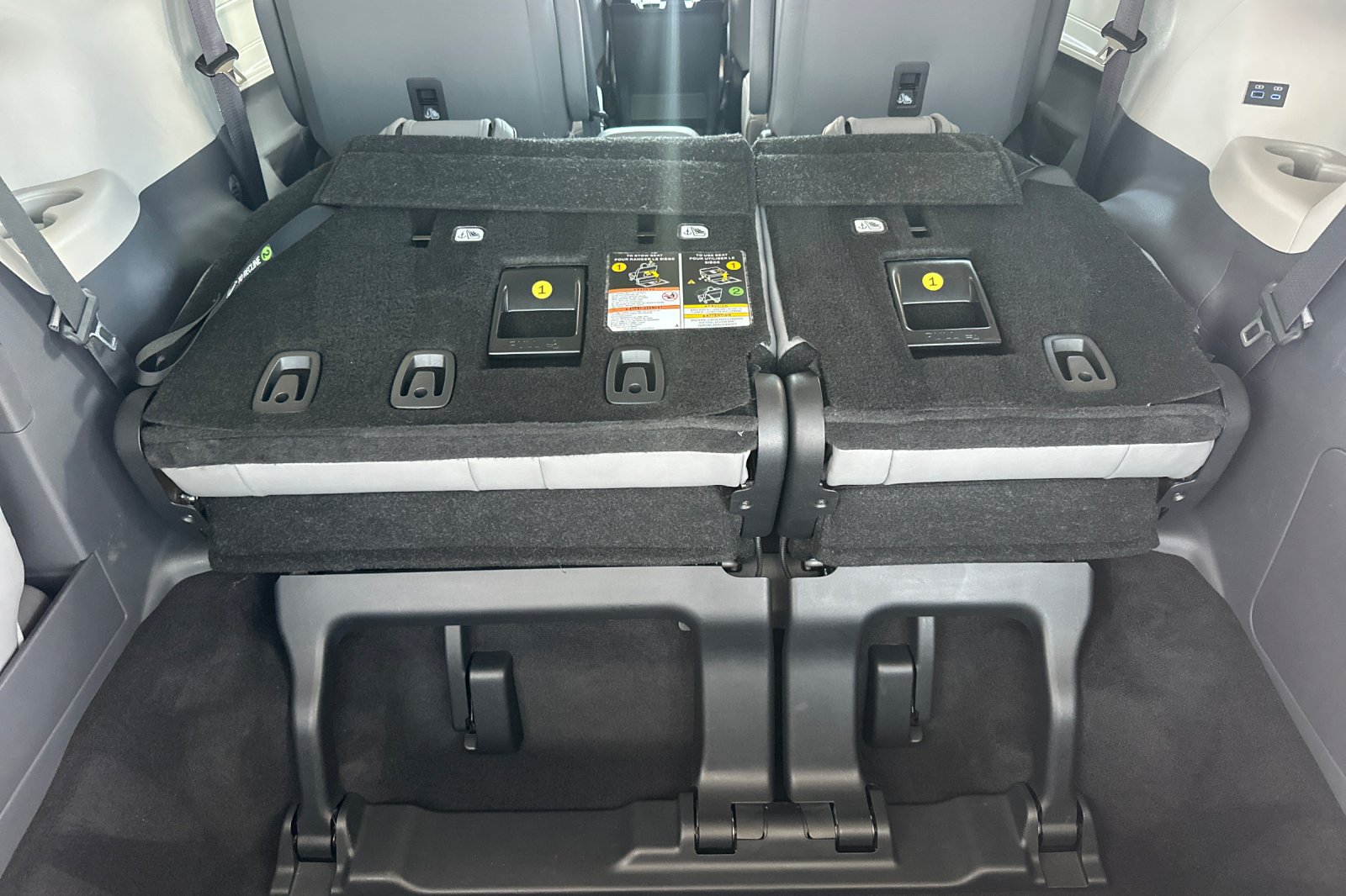 Certified 2024 Toyota Sienna XLE FWD image 19