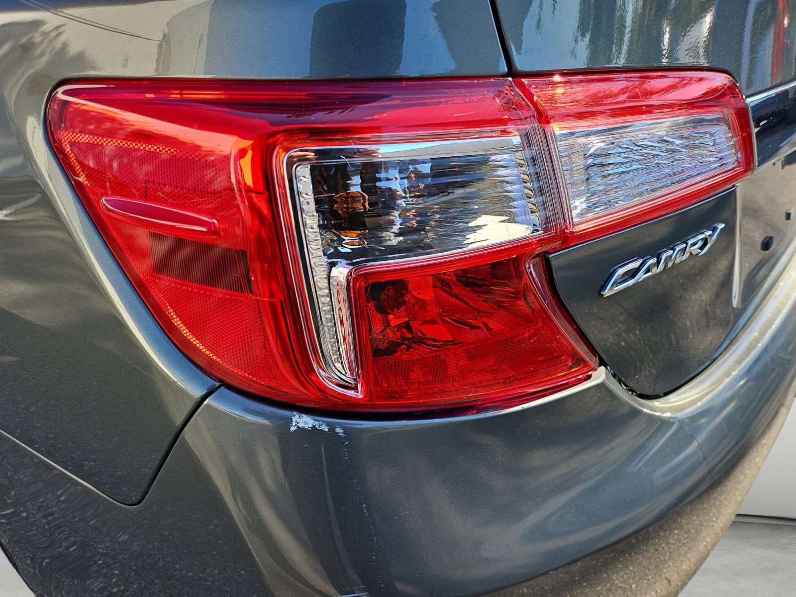 Used 2012 Toyota Camry XLE w/ Leather Pkg FWD image 19