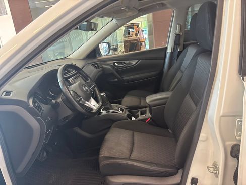 Used 2020 Nissan Rogue SV w/ Sun & Sound Touring Package AWD/4WD image 12