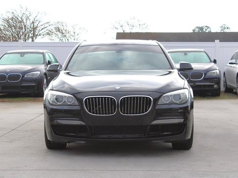 Used 2013 BMW 750i image 2