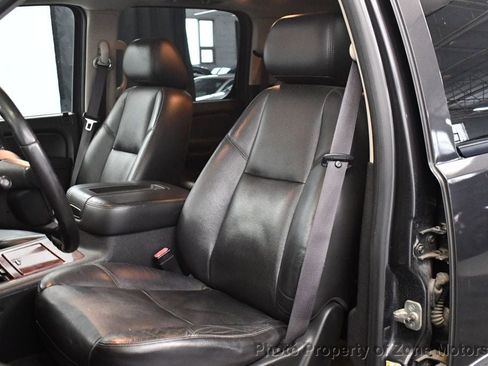 Used 2010 Chevrolet Suburban LTZ image 9