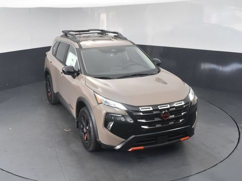 Used 2025 Nissan Rogue SV AWD/4WD image 20