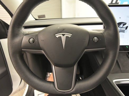 Used 2023 Tesla Model Y AWD image 28