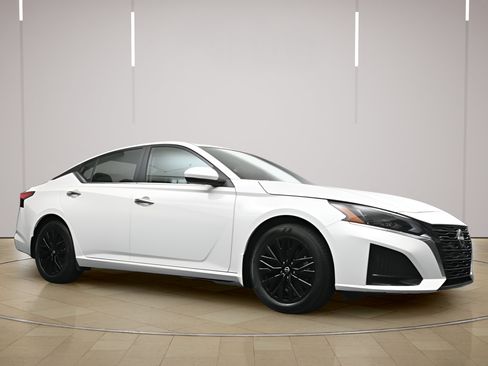 Certified 2025 Nissan Altima 2.5 SV w/ SV Special Edition Package FWD image 24