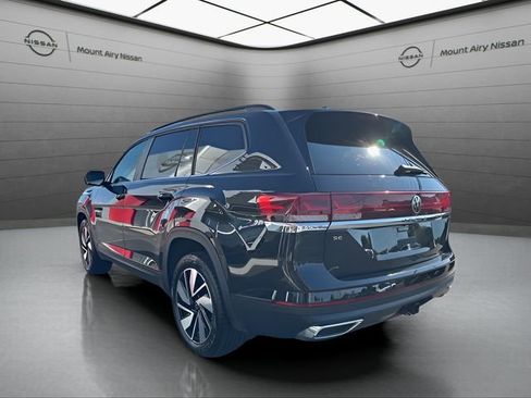 Used 2024 Volkswagen Atlas SE image 5