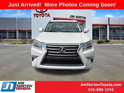 Used 2018 Lexus GX 460 Premium w/ Premium Package AWD/4WD image 2