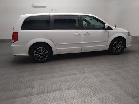Used 2017 Dodge Grand Caravan SXT w/ Driver Convenience Group FWD image 11