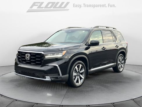 New 2025 Honda Pilot Touring image 3