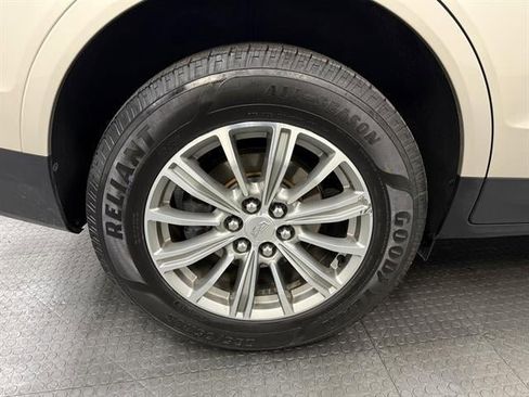 Used 2017 Cadillac XT5 Luxury image 12