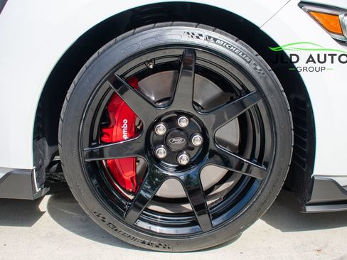 Used 2019 Ford Mustang Shelby GT350R w/ GT350R Equipment Group 920A RWD image 25