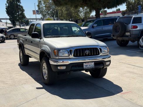 Used 2002 Toyota Tacoma PreRunner RWD image 6