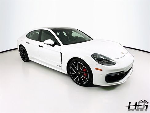 Used 2020 Porsche Panamera GTS image 4