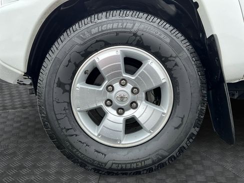 Used 2015 Toyota Tacoma 4x4 Double Cab w/ TRD Sport Package image 12