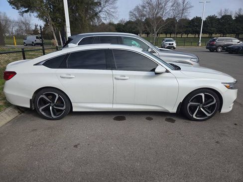 Used 2019 Honda Accord Sport image 3