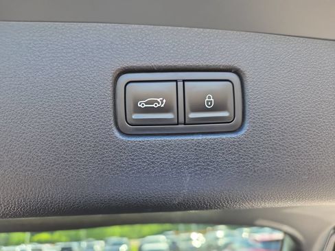 Used 2025 Genesis GV70 2.5T AWD/4WD image 36
