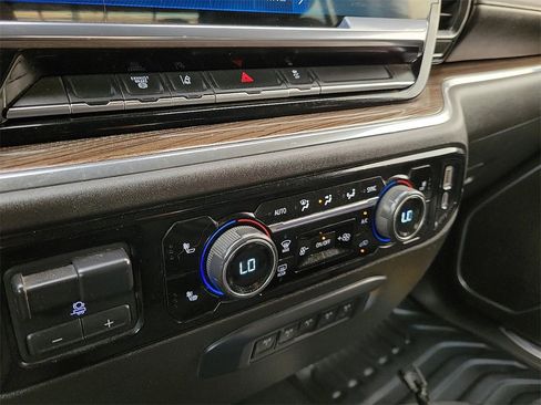 Used 2024 Chevrolet Silverado 2500 LT w/ Convenience Package image 22