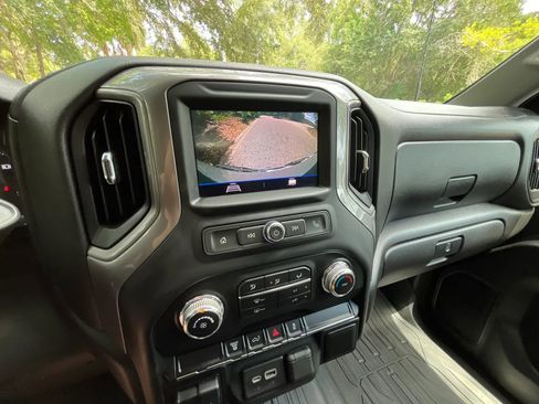 Used 2021 GMC Sierra 3500 4x4 Crew Cab w/ Gooseneck/5TH Wheel Package image 21