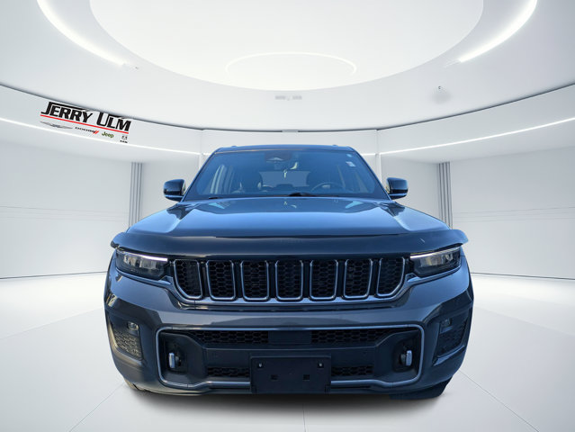 Certified 2022 Jeep Grand Cherokee Overland w/ Luxury Tech Group IV AWD/4WD image 8