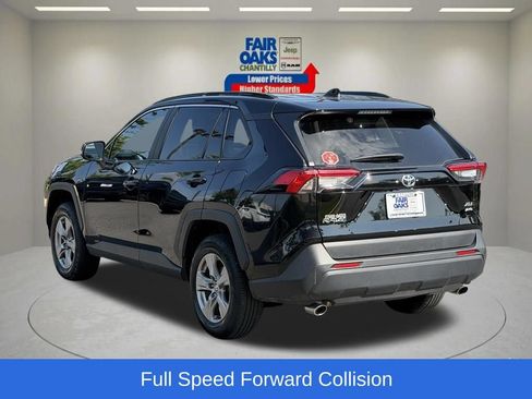 Used 2025 Toyota RAV4 XLE AWD/4WD image 10