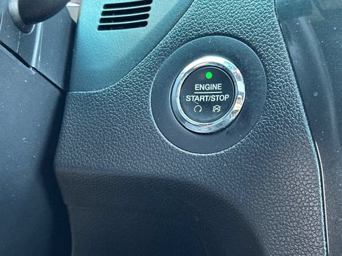 Used 2016 Ford Explorer XLT w/ Equipment Group 202A FWD image 23
