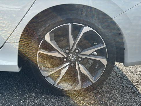 Used 2020 Honda Civic Touring image 10