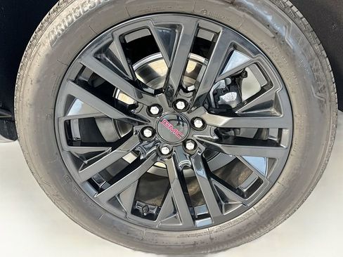 Used 2024 GMC Yukon Denali image 33