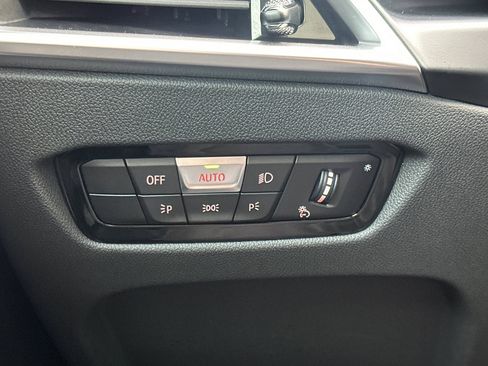 Used 2025 BMW 230i Coupe w/ Premium Package image 36