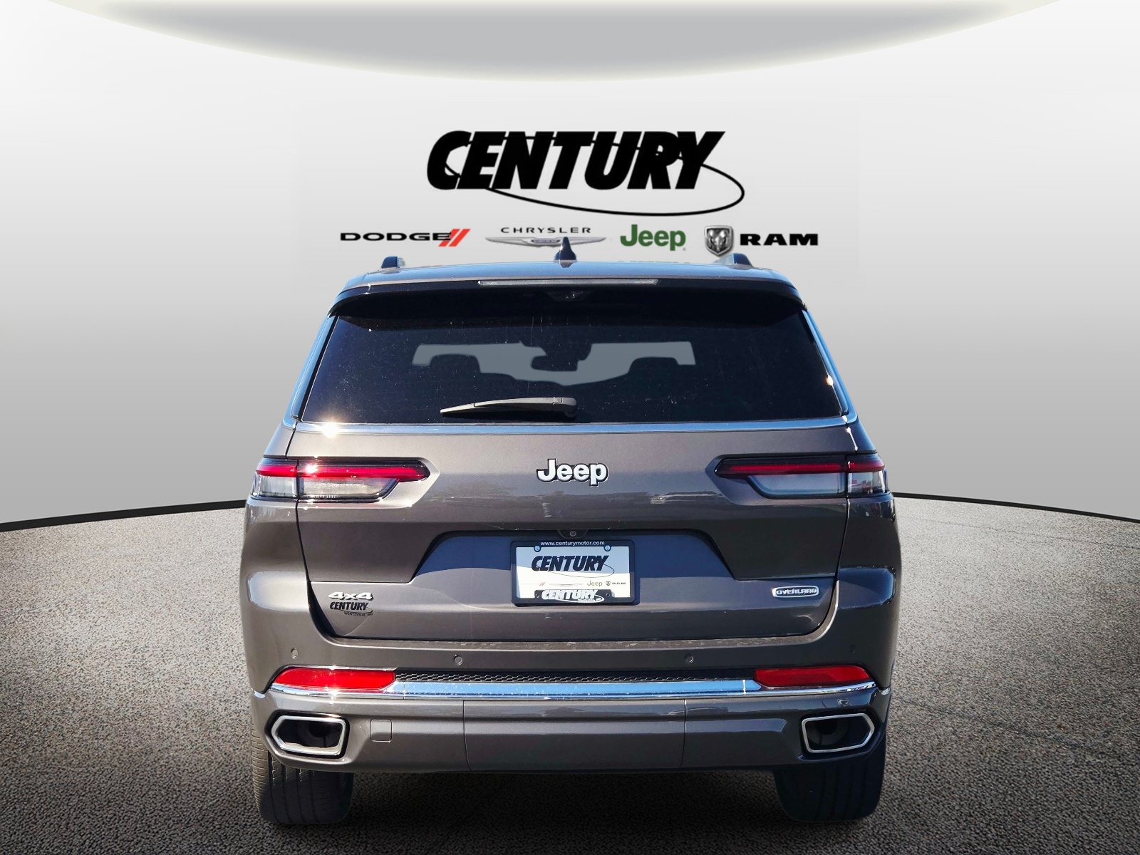 Used 2025 Jeep Grand Cherokee L Overland w/ Advanced Protech Group III AWD/4WD image 5
