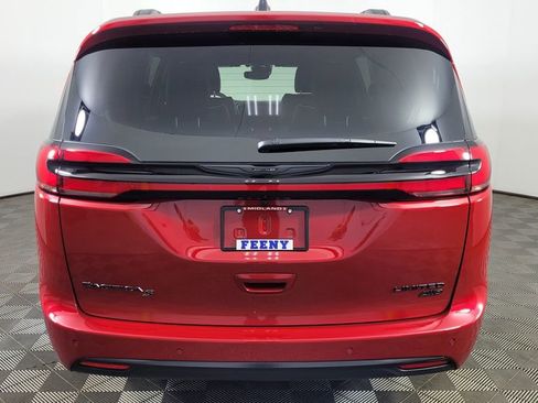 New 2026 Chrysler Pacifica Limited w/ S Appearance Package image 6