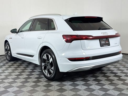 Used 2023 Audi e-tron Premium Plus w/ Premium Plus Package AWD/4WD image 3