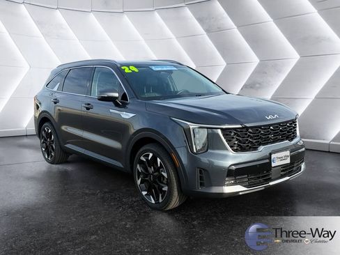 Used 2024 Kia Sorento EX w/ Panoramic Sunroof Package image 7