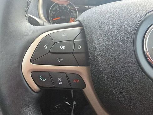 Used 2017 Jeep Cherokee Latitude w/ Comfort & Sound Group AWD/4WD image 33