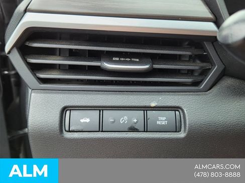 Used 2025 Nissan Altima 2.5 SV FWD image 25