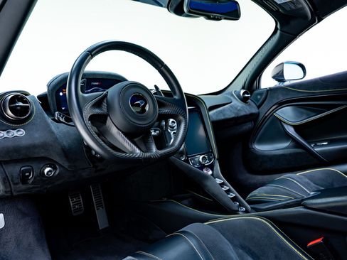 Used 2020 McLaren 720S Luxury RWD image 2
