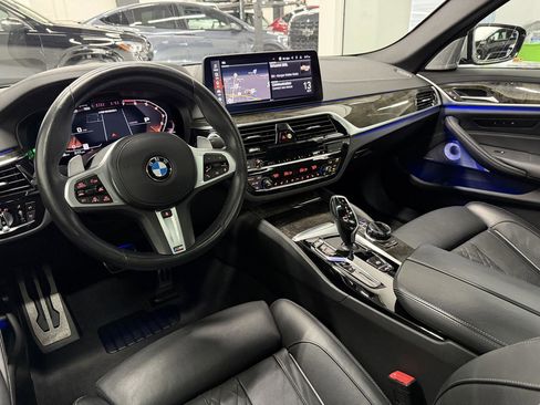 Used 2021 BMW M550i xDrive image 17