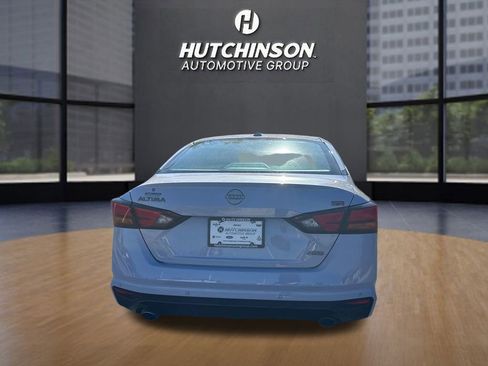 Used 2025 Nissan Altima 2.5 SR image 4