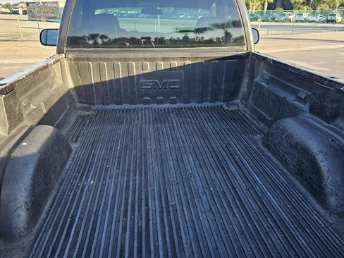 Used 2004 GMC Sierra 2500 W/T image 7
