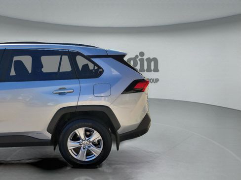 Certified 2025 Toyota RAV4 LE AWD/4WD image 29