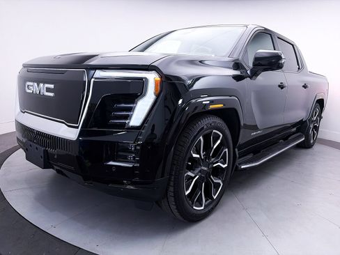 Used 2025 GMC Sierra EV Denali AWD/4WD image 15