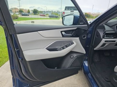 Used 2025 Acura MDX w/ Technology Package FWD image 11